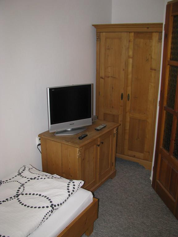 Penzion 102 Pardubice Bagian luar foto