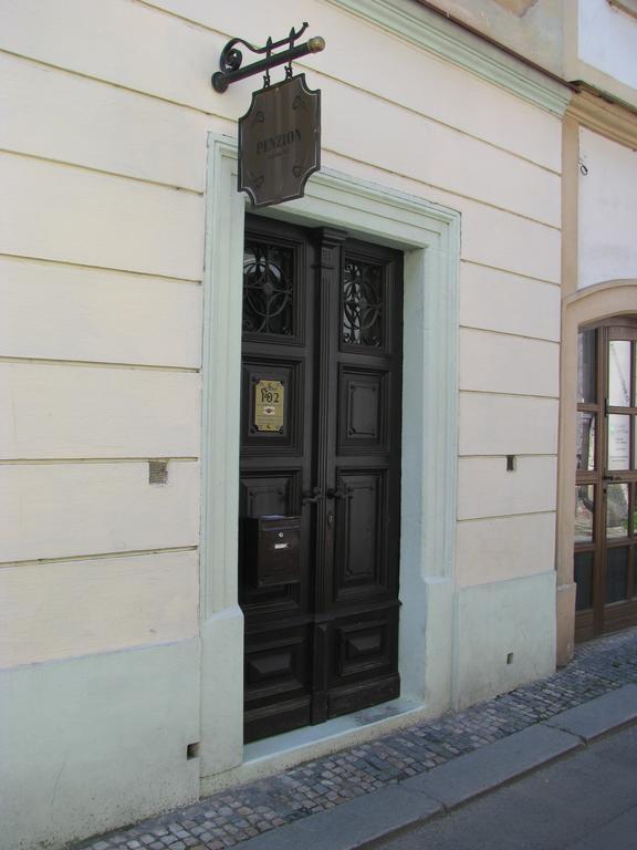 Penzion 102 Pardubice Bagian luar foto