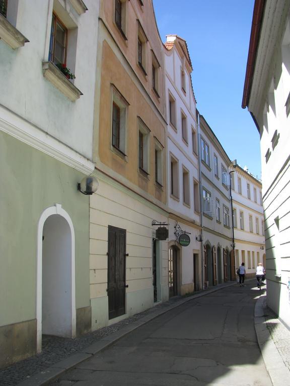 Penzion 102 Pardubice Bagian luar foto